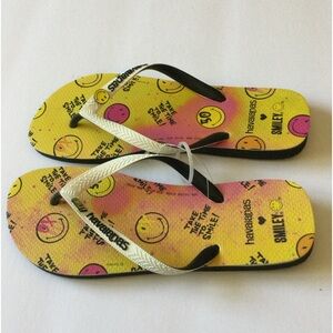 HAVAIANAS X SMILEY 50th ANNIVERSARY FLIP FLOPS WOMENS 11/12 MENS 9/10 NWOT